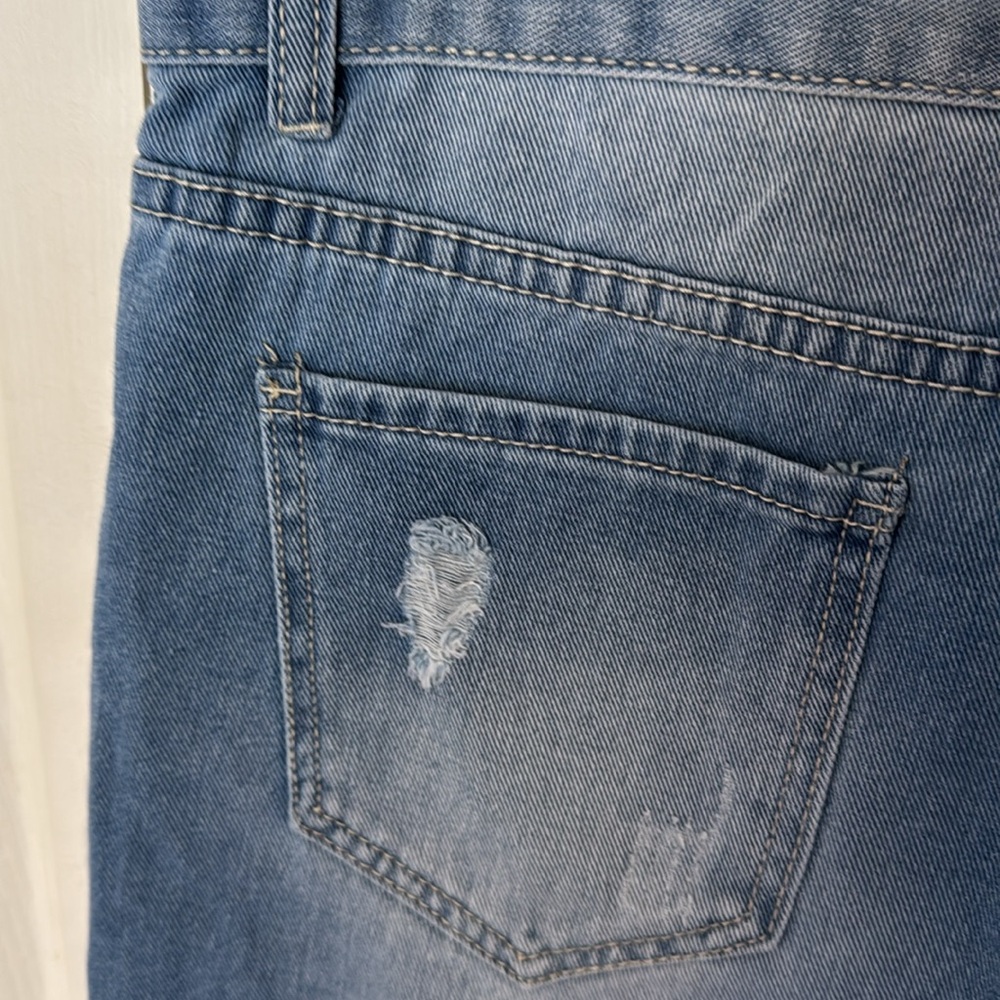 Distressed Denim Shorts - Picture 7 of 7